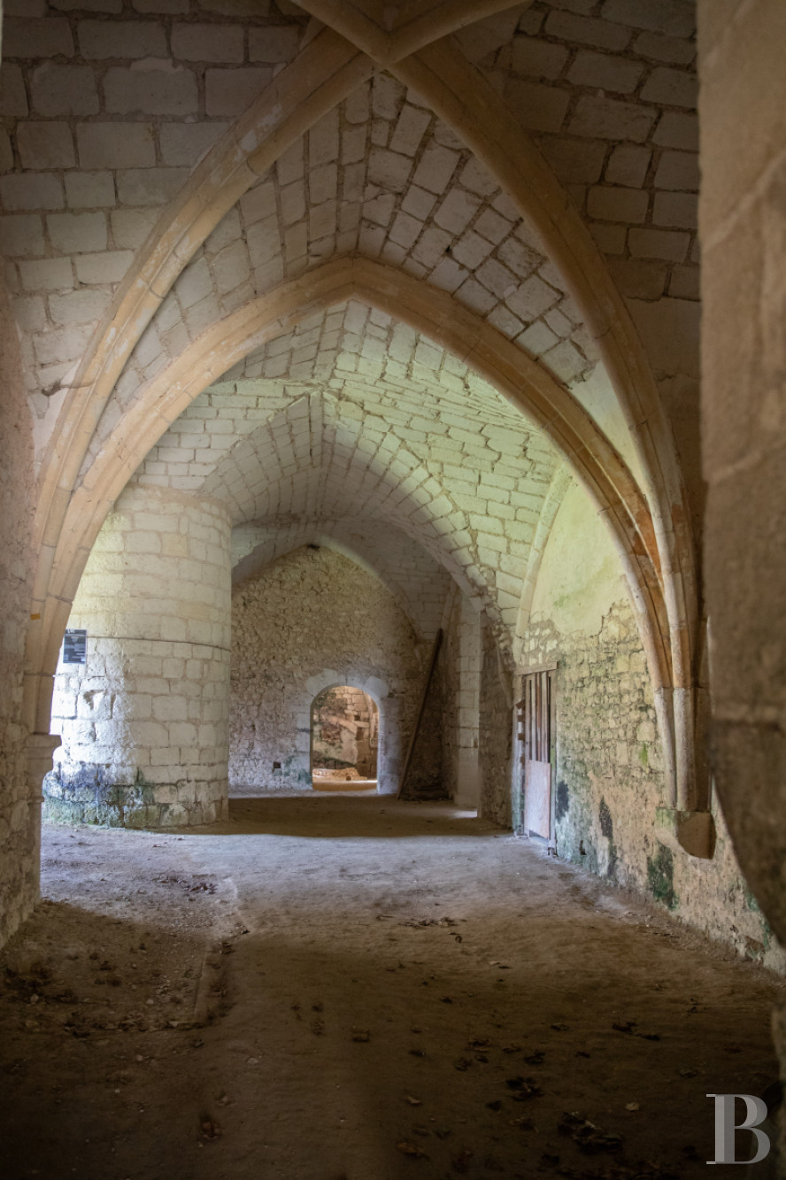 A former château-monastery and its 150-hectare estate near Loches, in Touraine - photo  n°34